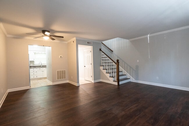 Photo - 315 McBrien Rd