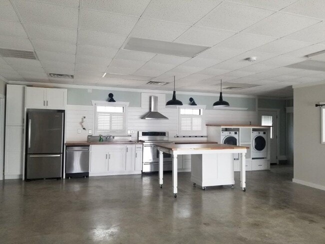 Photo - 6047 Wayne Memorial Dr