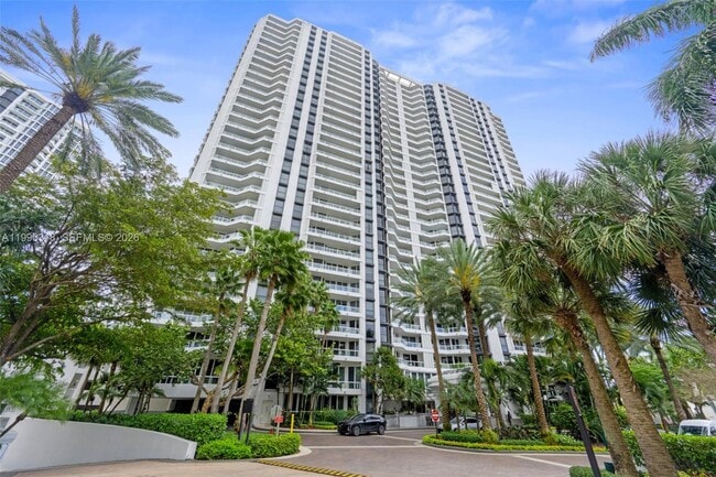 Building Photo - 21055 Yacht Club Dr Unit 3002