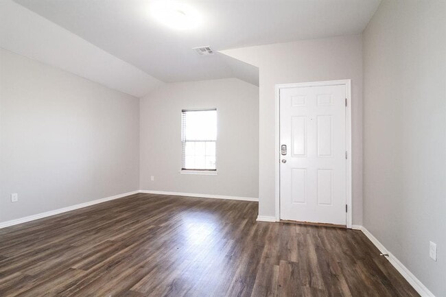 Photo - 1870 Bliss Cir