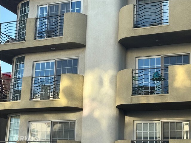 1817 Selby Ave Unit 205