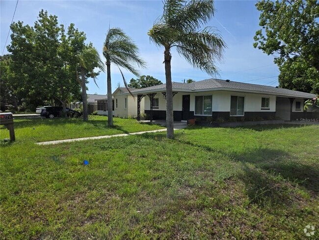 Building Photo - 5601 Tangerine Ave S Rental