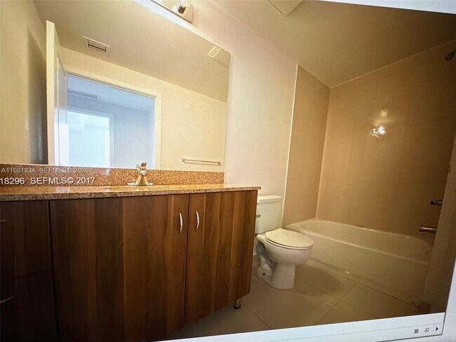 Photo - 601 NE 23rd St Unit 605