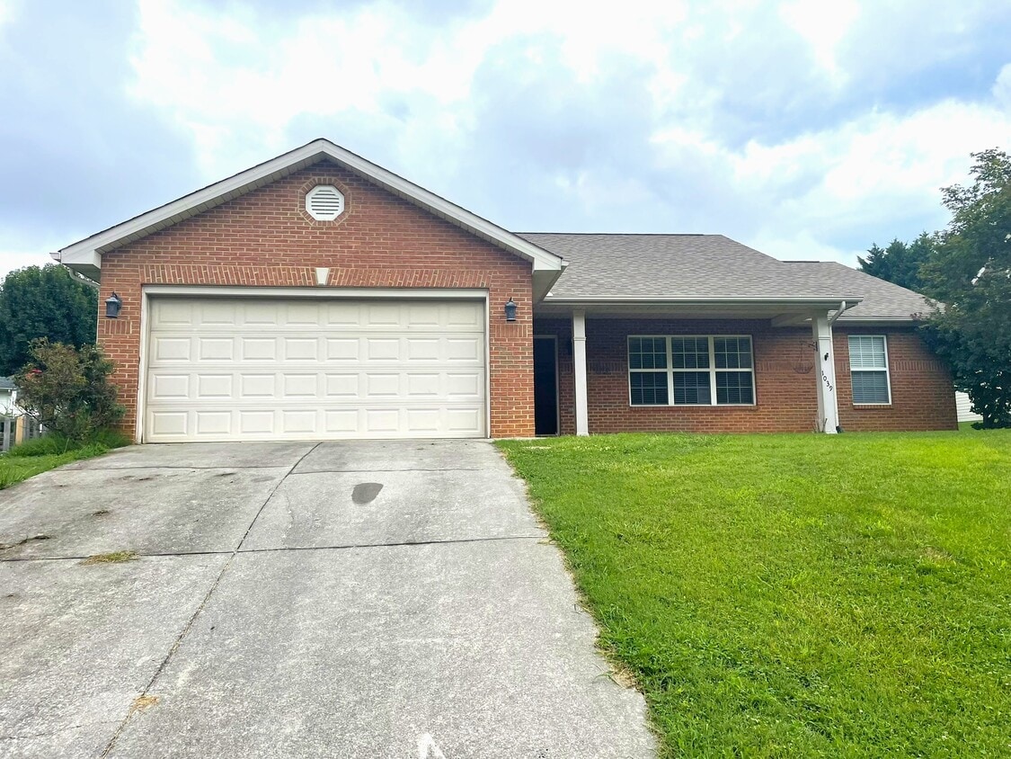 Photo - 1039 Willow Creek Cir (Maryville, TN)