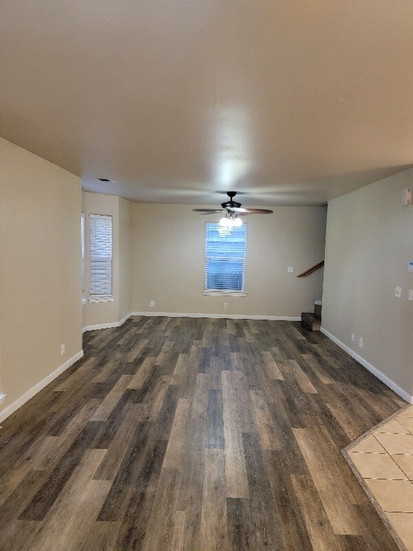 Large Living Room - 525 W 1st Ave