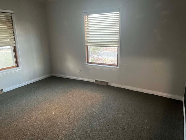 Photo - 901 W 7th St