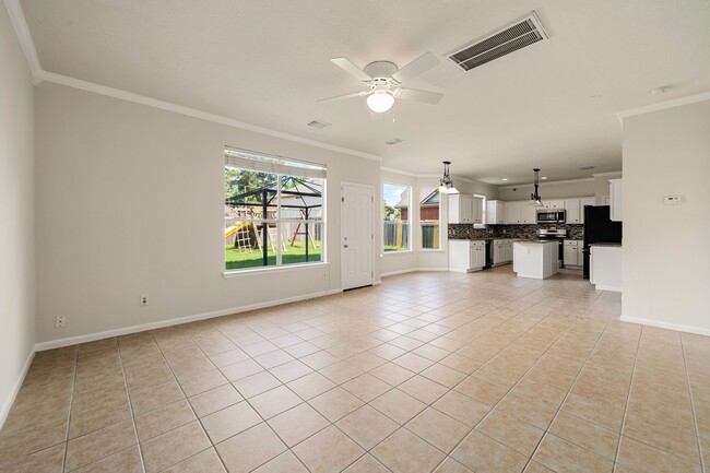 Building Photo - 11810 Hueco Tanks Dr