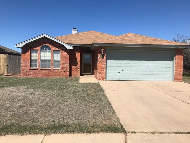 Photo - Fantastic 3/2/2 located in South Lubbock! Preleasing for JULY 1st!!