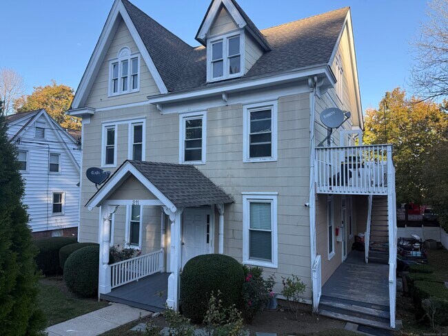 Building Photo - 211 Knickerbocker Ave
