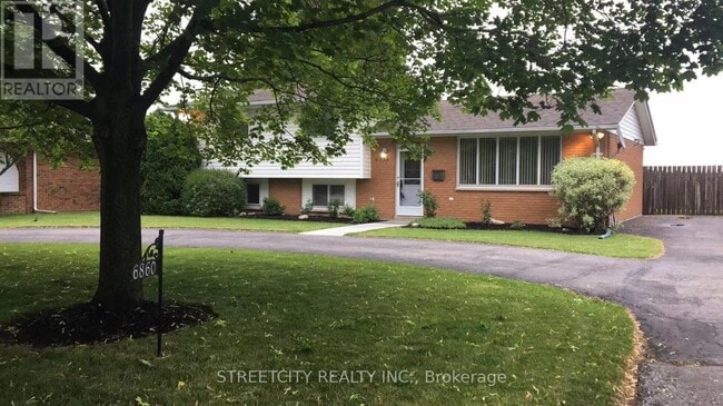 Photo - 6860 Malden Rd