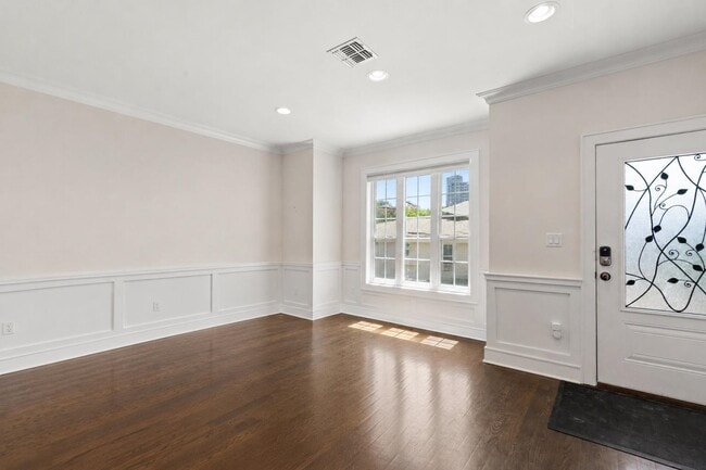 Photo - 1627 John St Unit A