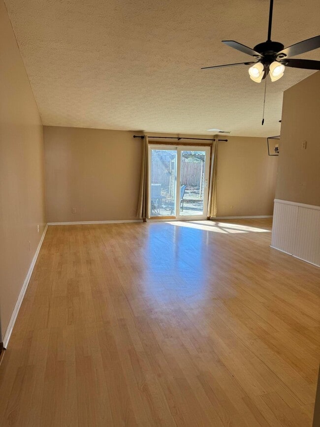 Photo - 7337 Woodlow Dr