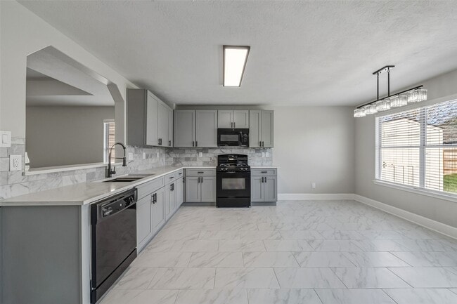 Photo - 1111 Kingbriar Cir