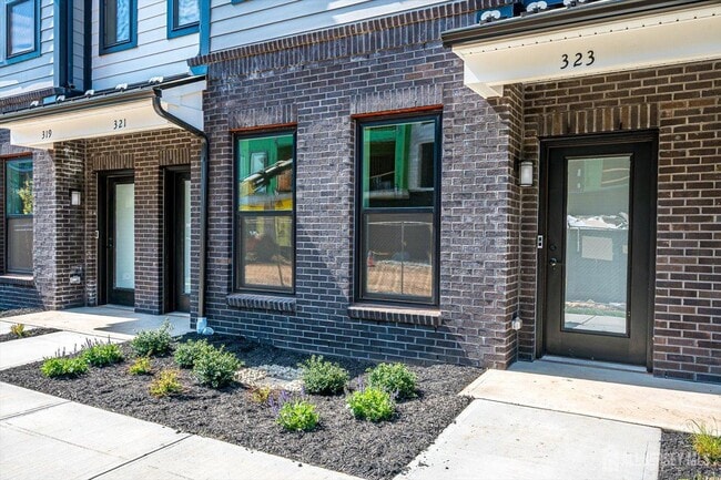 Photo - 323 Sadie Cir