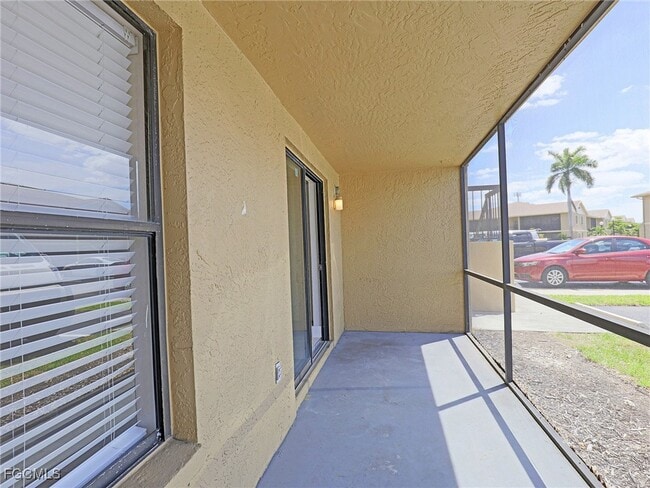 Building Photo - 5331 Summerlin Rd Unit 2105