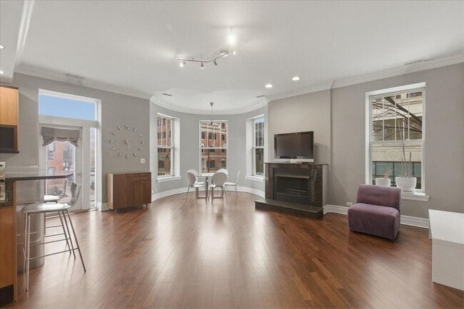 Photo - 36 S Ashland Ave Unit 202