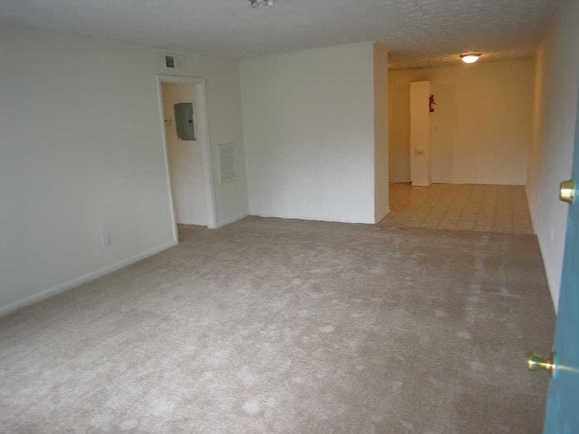 Living Room - Woodland Apartments