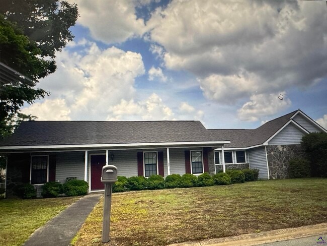 Building Photo - 408 Sunshine Way