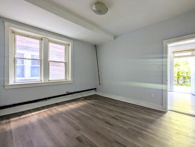 Photo - 2116 Bedford Ave Unidad Rear