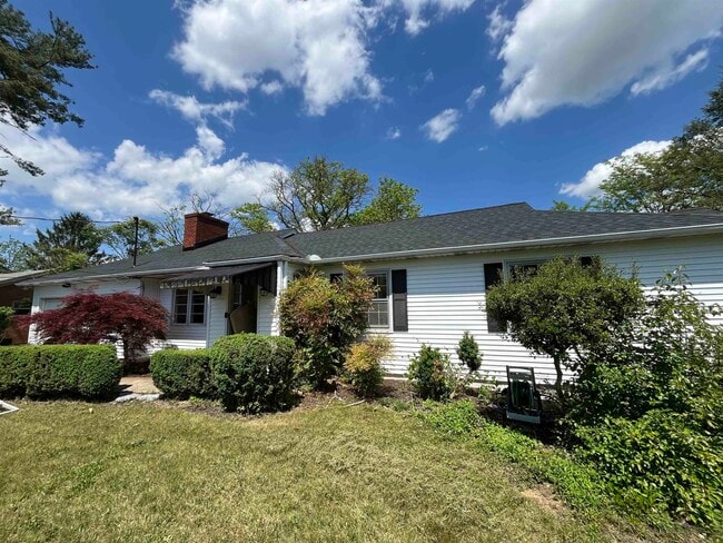 Photo - 226 Orchard Ln