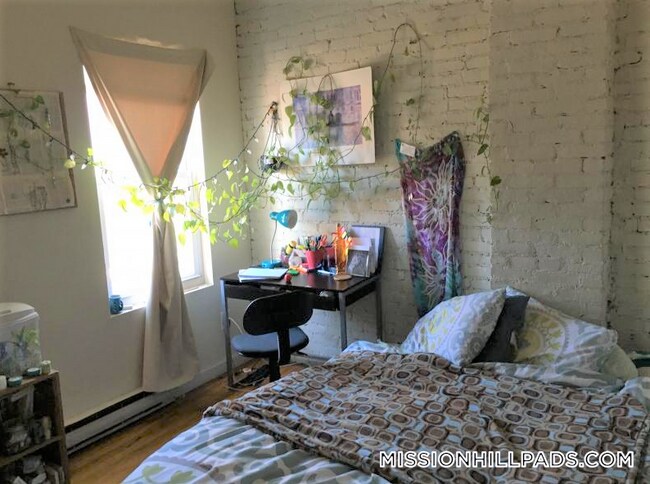 Photo - 894 Huntington Ave Unidad 8