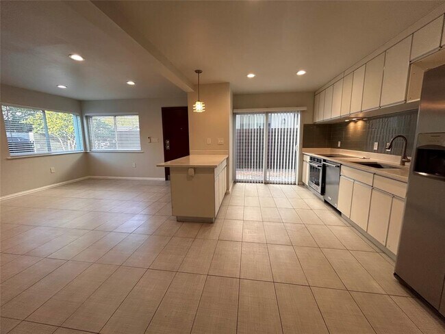 Photo - 8905 Tronewood Dr