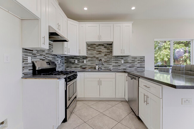 Photo - 6821 Agnes Ave