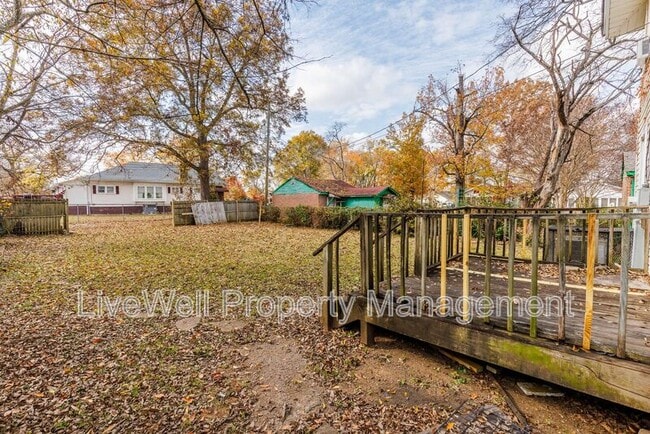 Photo - 304 12th St SW