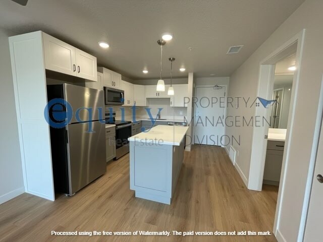 Building Photo - 1032 E 400 S Unit 502b