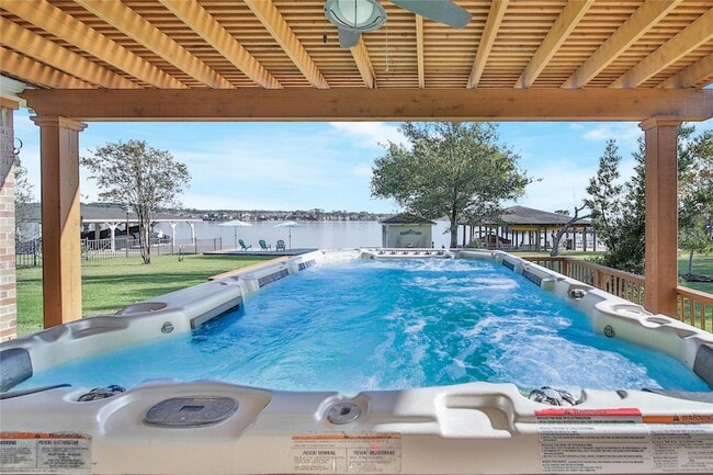 Photo - 9698 E Shore Dr