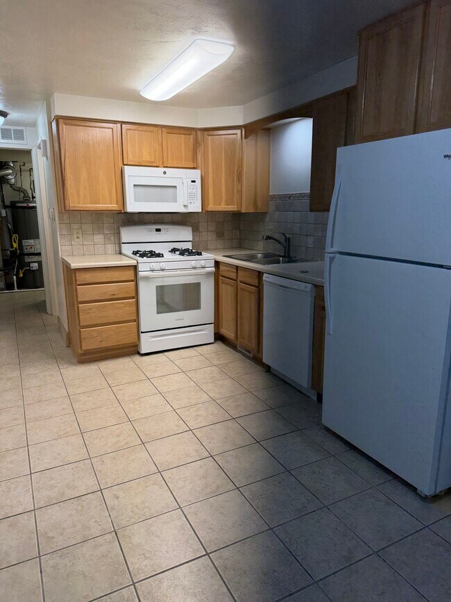 Kitchen - 1306 S 200 W Unit Continental Townhouse