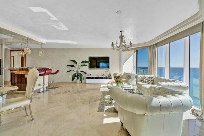 16699 Collins Ave Unidad 2508