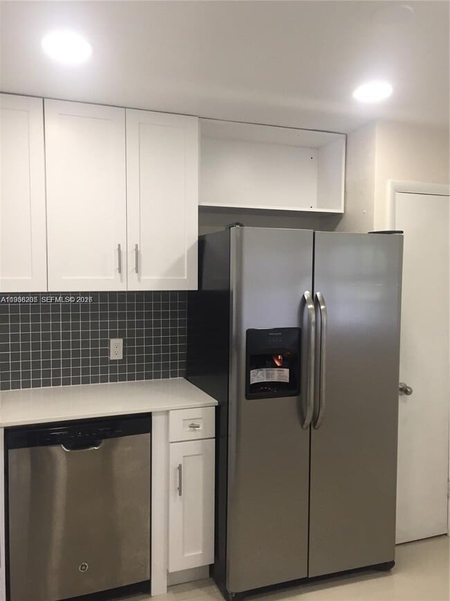 Photo - 1550 NE 191st St Unidad 309