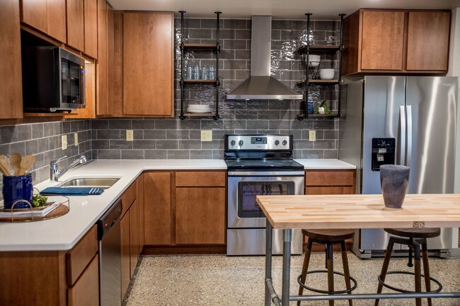 Photo - Sheyenne Plaza