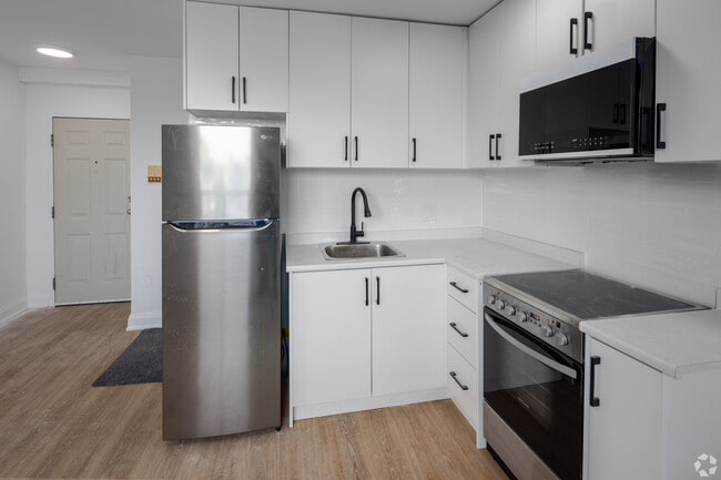 Photo - 399 Dupont Street