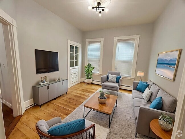 Building Photo - 564 E 6th St Unit 2 Rental