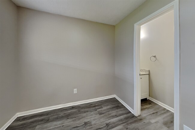 Photo - 21884 Whispering Forest Dr