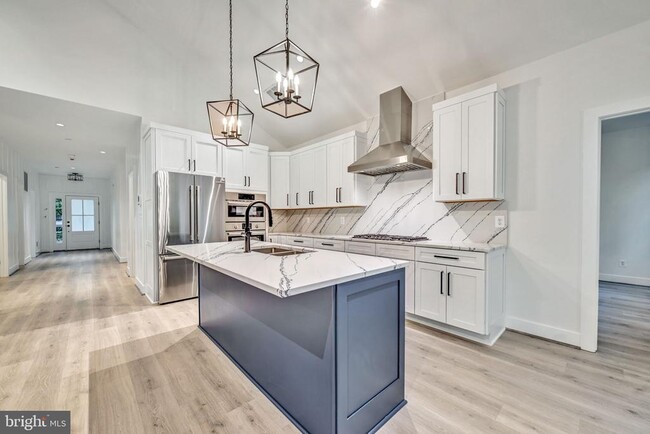 Photo - 8179 Bodkin Ave