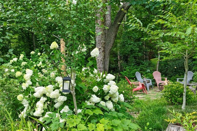 Photo - 1232 Bernadette Ln NE