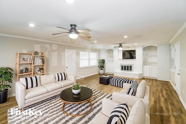 Photo - 3254 Remler Dr S