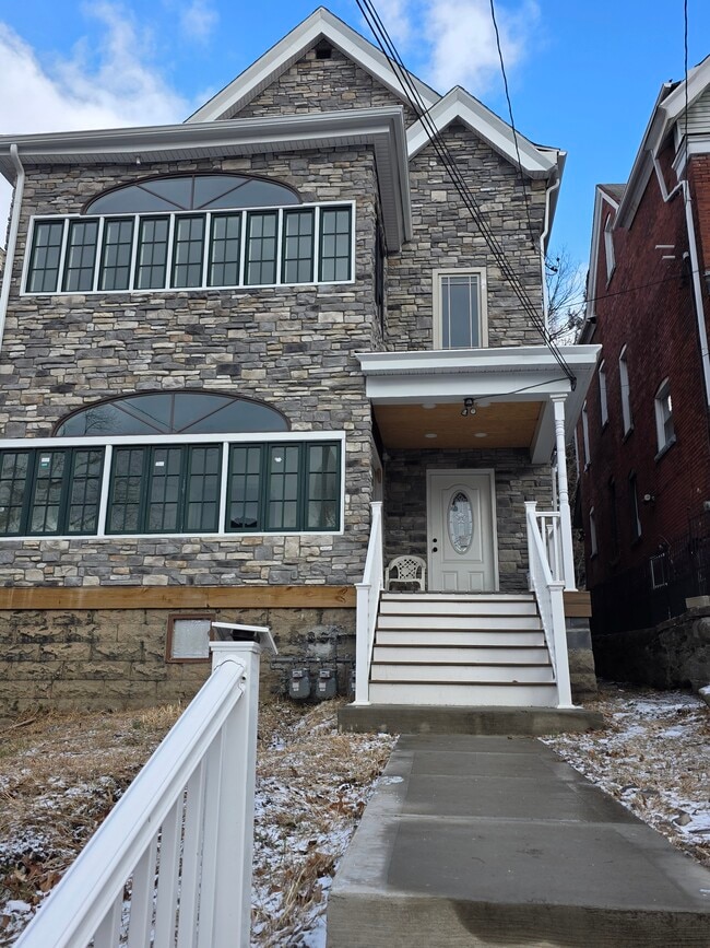 Photo - 727 Hill Ave