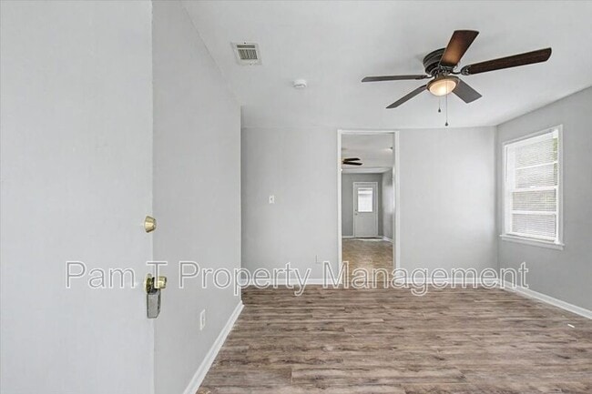 Photo - 2619 Livingston Ave