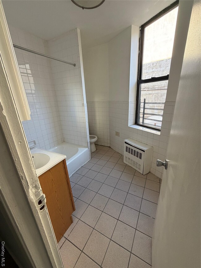 Photo - 110 School St