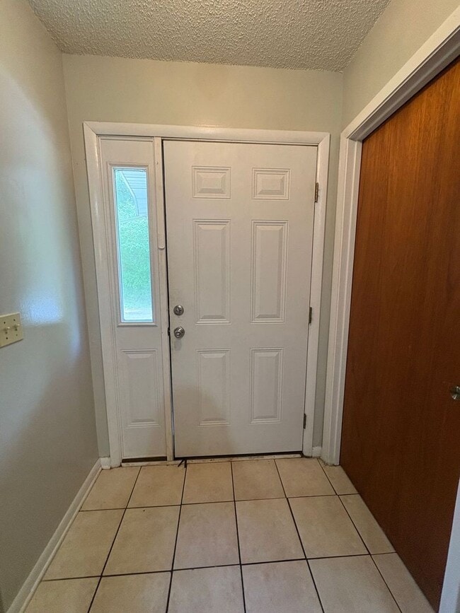 Photo - 214 Candlebrook Dr