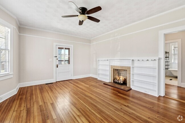 Building Photo - ELECTRICITY INCLUDED on this Renovated 2 B... Rental