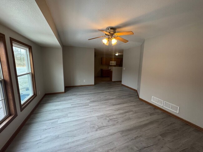 Photo - 857 Broadway Unidad #1