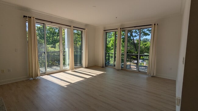 Building Photo - 196 SE Spokane St Unit 101