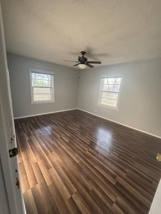 Photo - 103 N Poole St