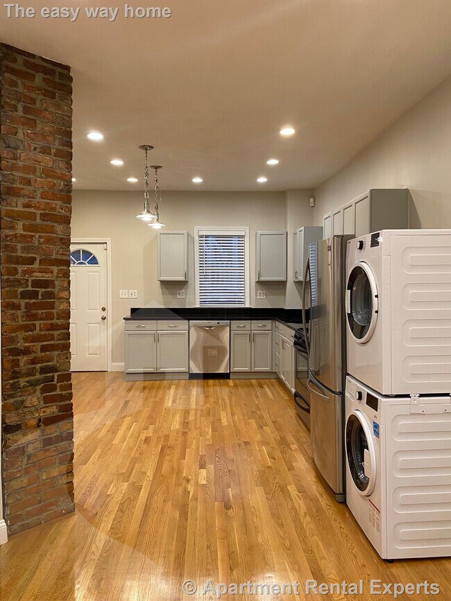 Photo - 13 Brighton St Unit #1