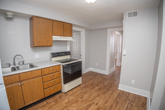312 Marshall St Unit 312 B